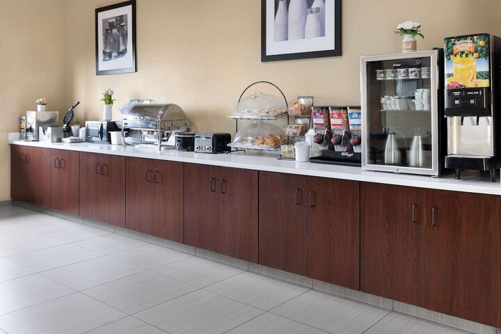 Breakfast/Coffee Service 23 of 27