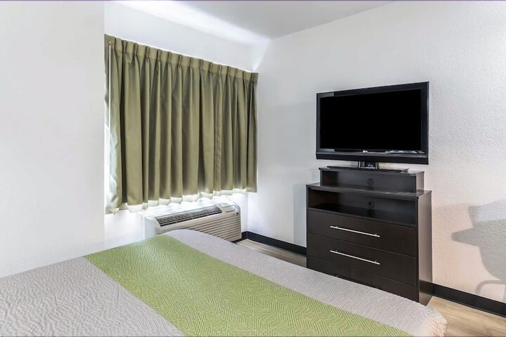 Room 34 of 53