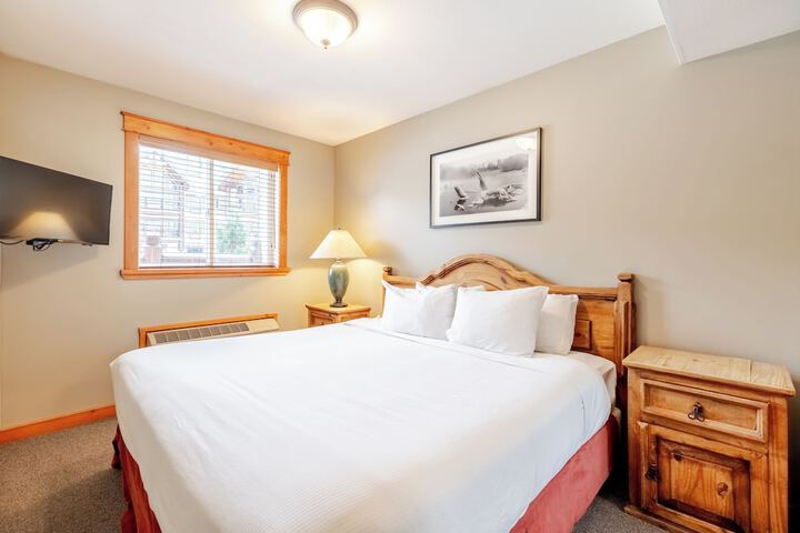 Lizard Creek Lodge