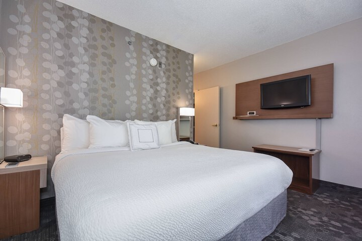 Courtyard by Marriott Charlotte / Matthews