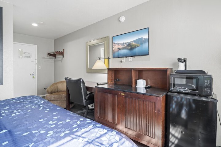 Room 15 of 22