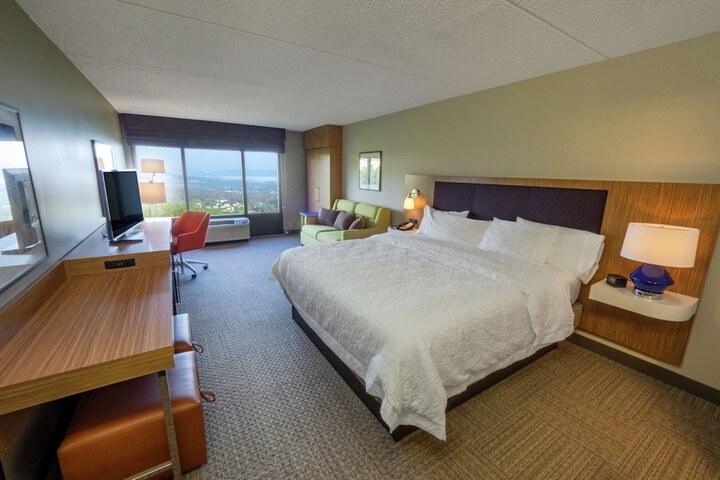 Room 30 of 43