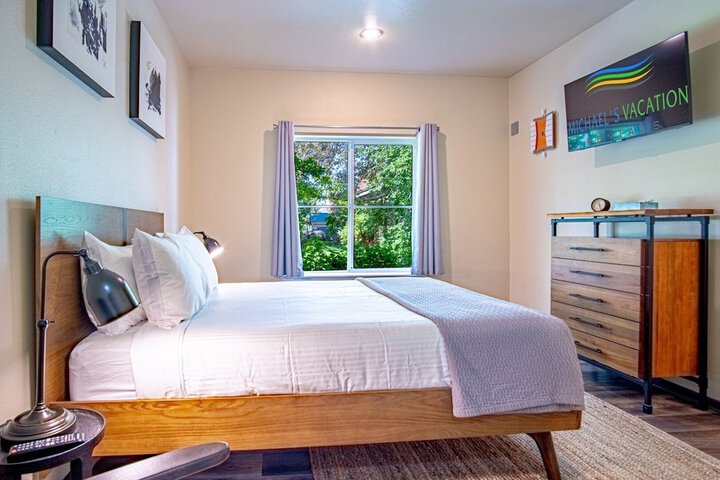 Della View 2BR Condo - in the Heart of Historic Downtown Hailey!