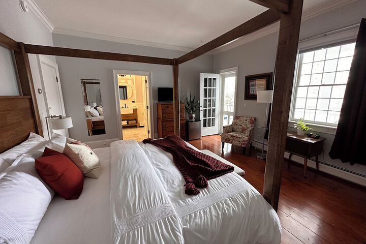 The Ellis Inn