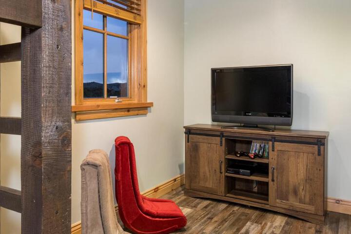 East Zion Trails Retreat-Hot tub Resort Amenities, Exceptional