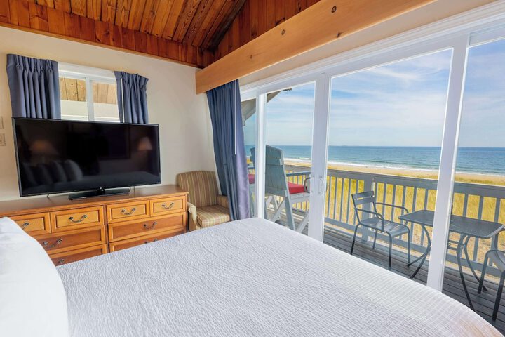 Waves Oceanfront Resort