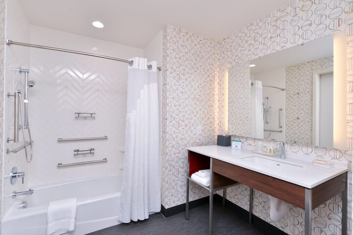 Holiday Inn Detroit Northwest - Livonia by IHG