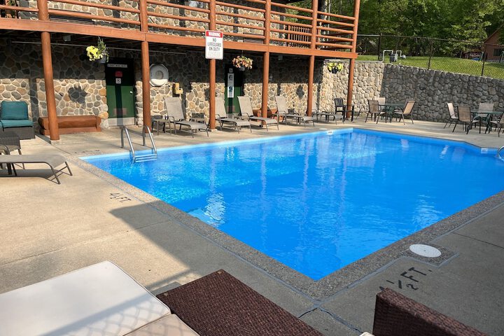 Pool 10 of 374