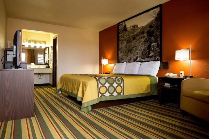 Room 6 of 20