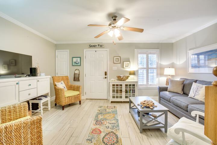 Old Town Bay St. Louis Townhome: Walk to Beach