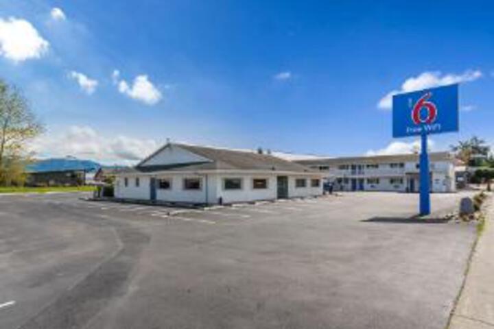 Sterling Motor Inn