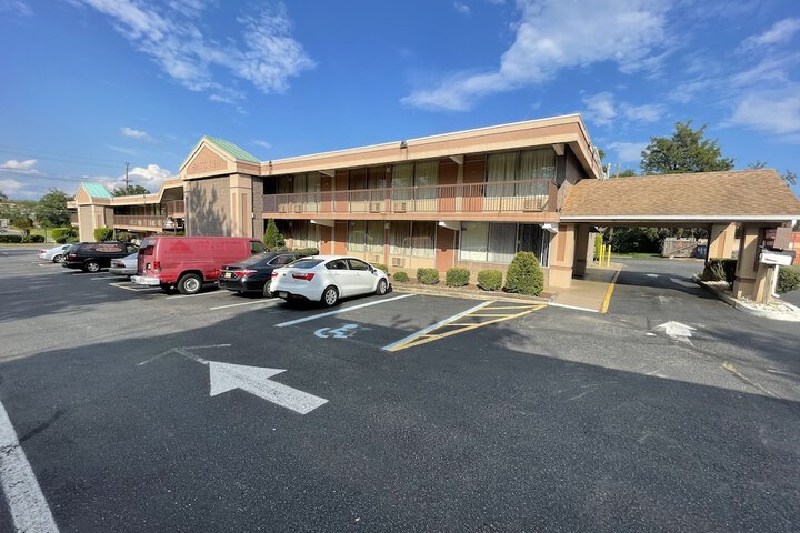 Travelers Inn