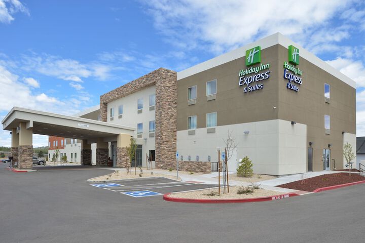 Holiday Inn Express & Suites Williams by IHG