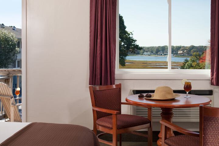 Bayside Resort Hotel