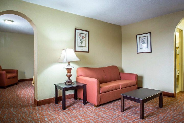Quality Inn & Suites Monroe