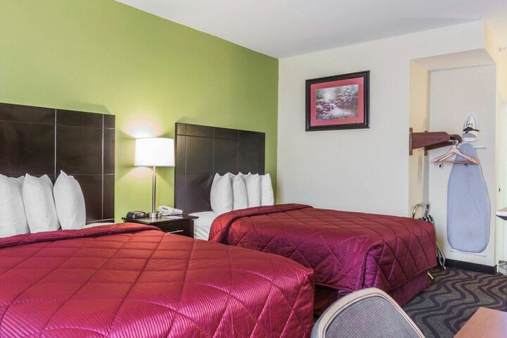 Quality Inn & Suites North Montgomery
