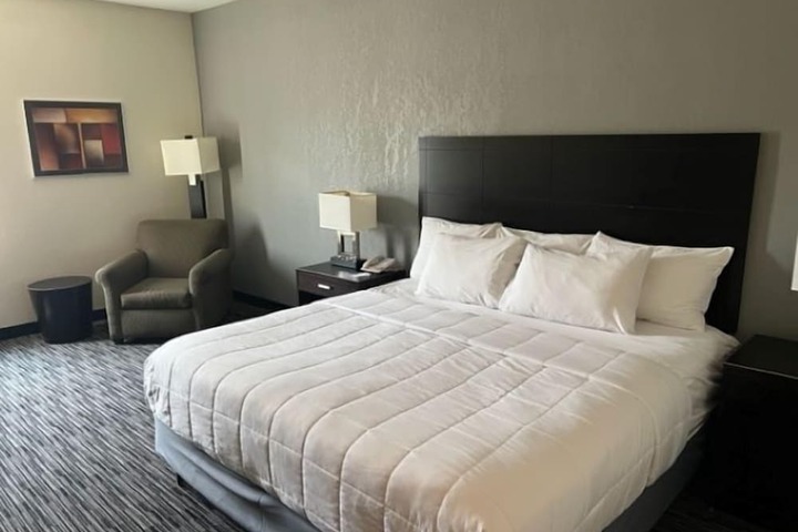 American Inn and Suites Houghton Lake