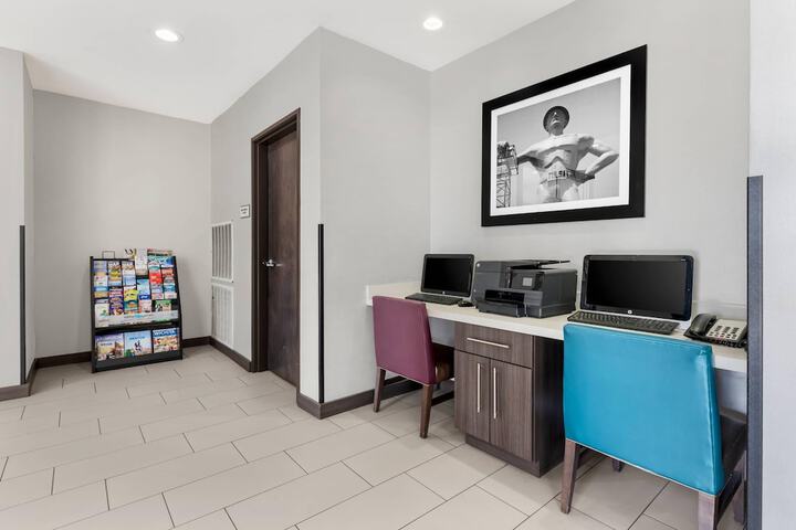 Comfort Inn & Suites