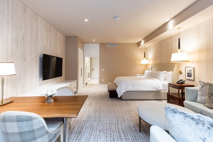 Goldener Hirsch Auberge Collection