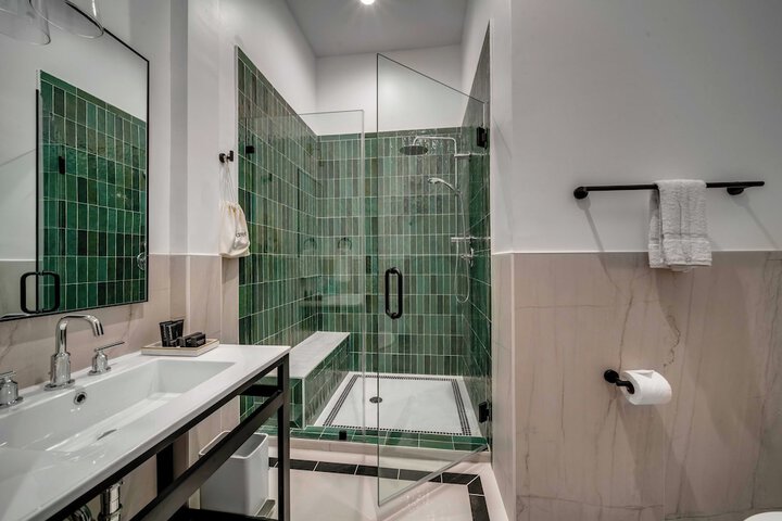 The Emerald Boutique Stays