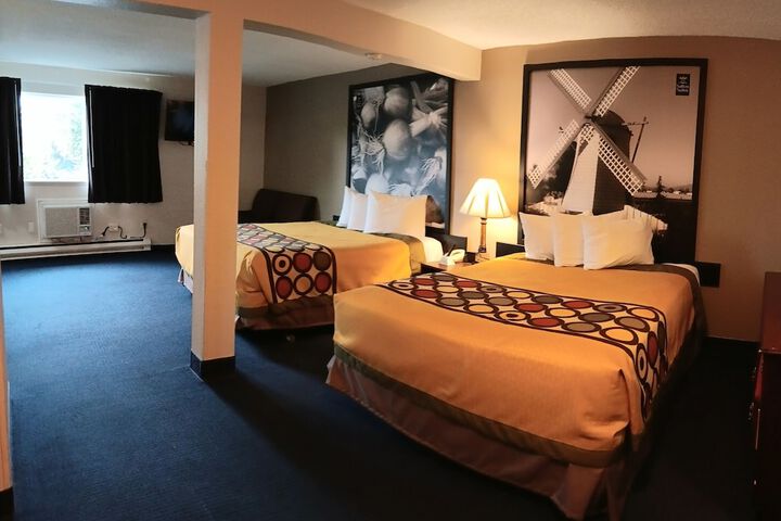 Room 13 of 22