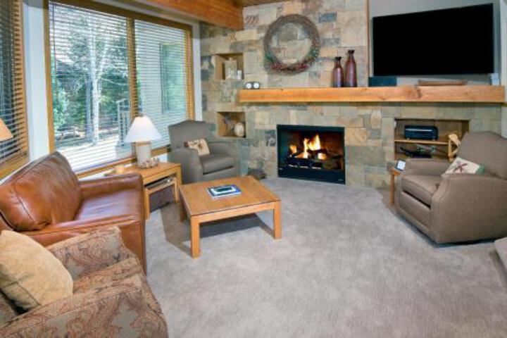 Spacious & Convenient Townhome #61 on the Golf Course