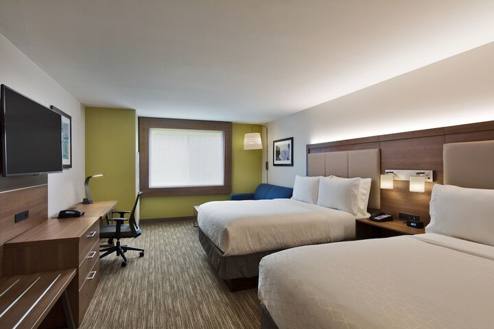 Room 12 of 34