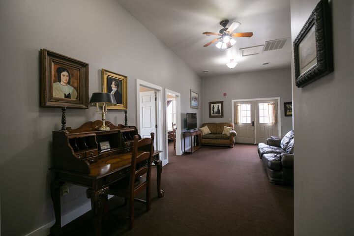 Room 27 of 78