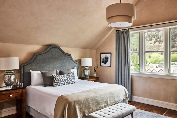 Element 52 Auberge Collection