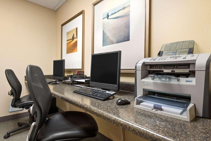 Business Center 23 of 23
