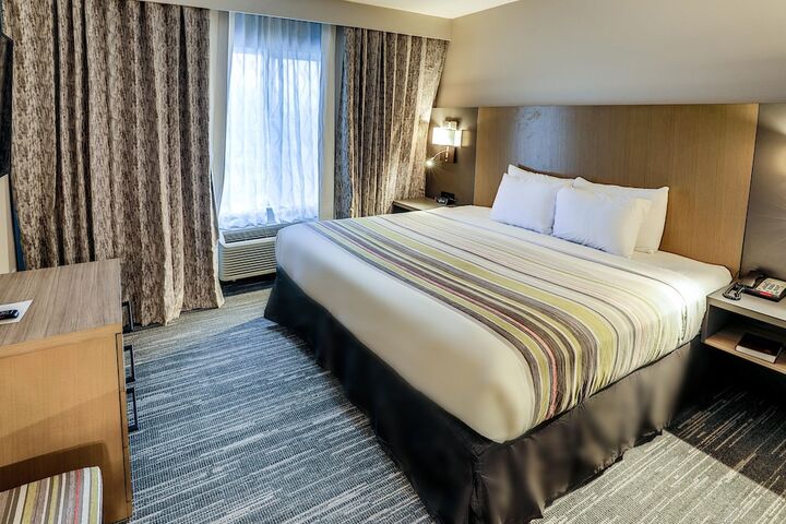 Room 33 of 49