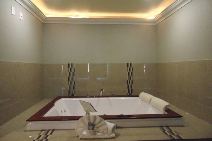 Hot Tub 40 of 42