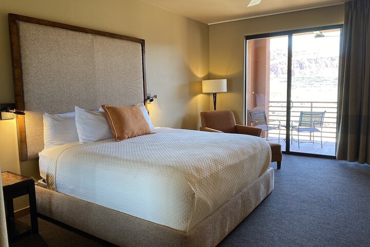 Room 20 of 106
