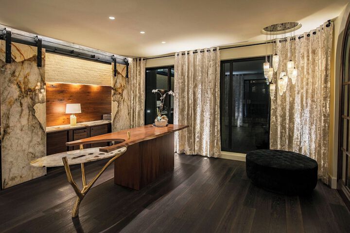 Hotel Interior 10 of 48