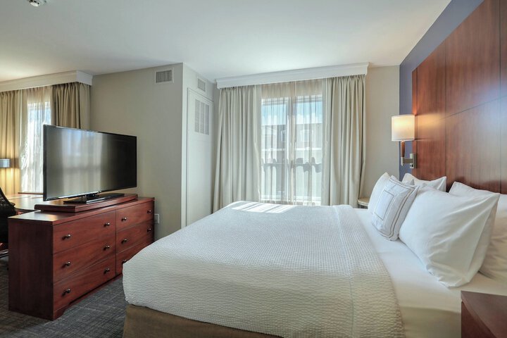 Residence Inn Woodbridge Edison / Raritan Center