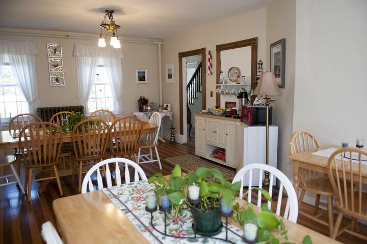 Candlebay Inn