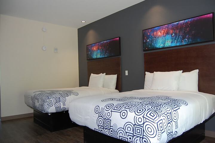 Room 107 of 150