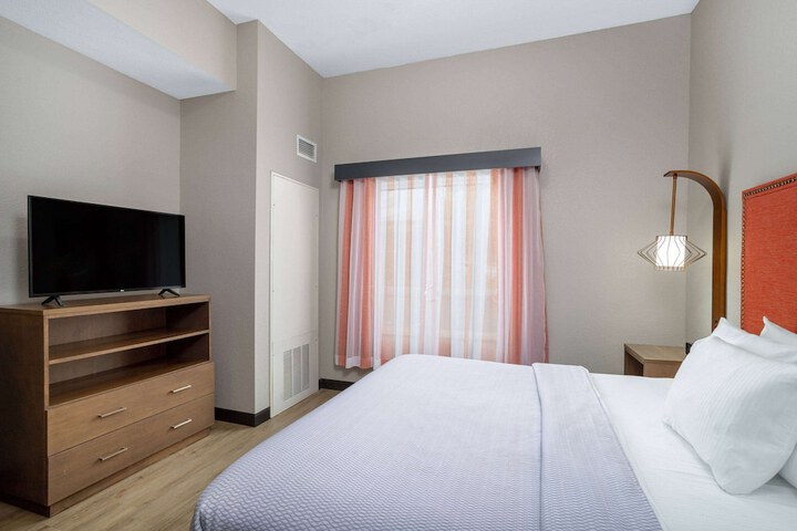 Room 30 of 58