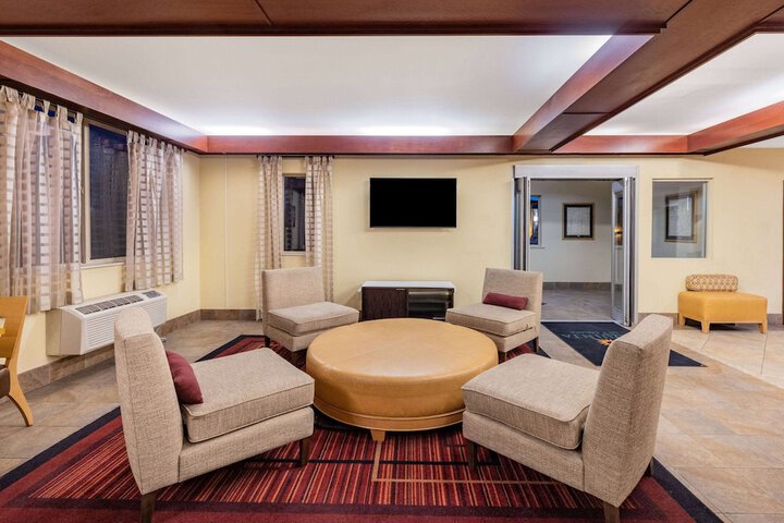Hotel Interior 7 of 23