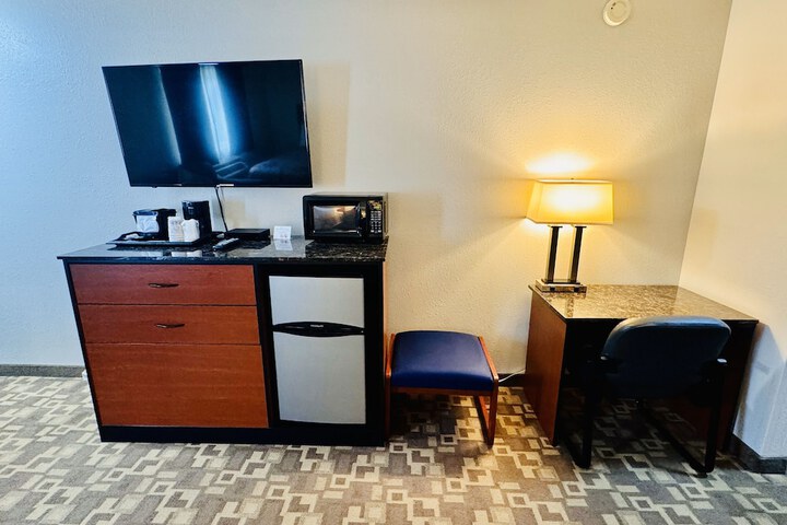 Room 8 of 31