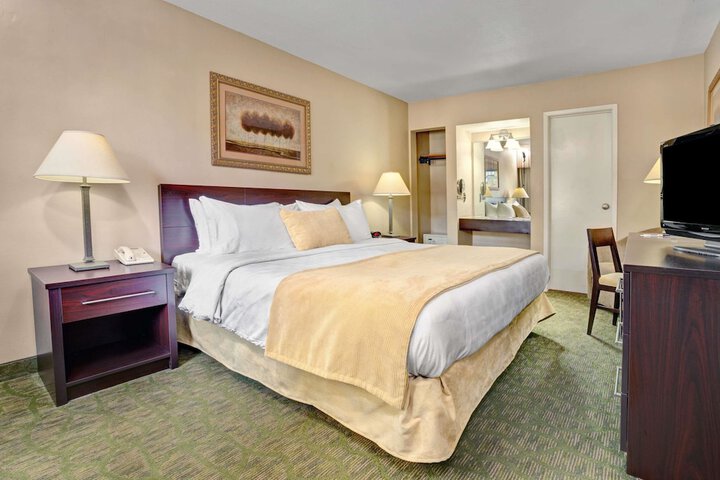Travelodge by Wyndham Presidio San Francisco