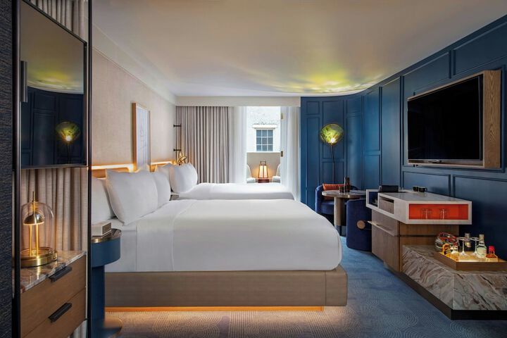 Room 26 of 100
