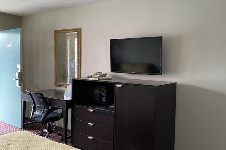 Room 12 of 37