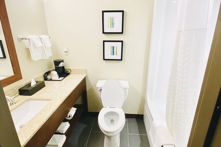 Room 10 of 30
