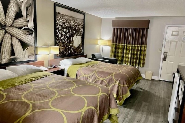 Room 15 of 21
