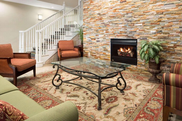 Country Inn & Suites by Radisson Columbus West, OH