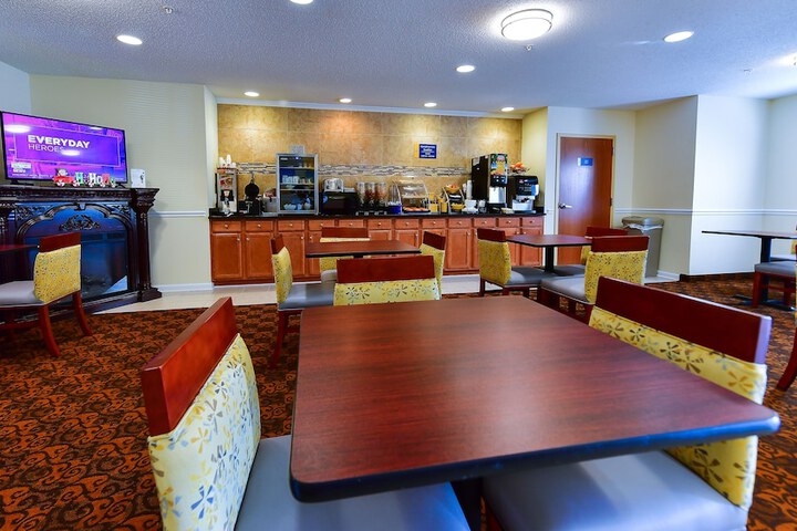 Breakfast/Coffee Service 15 of 17