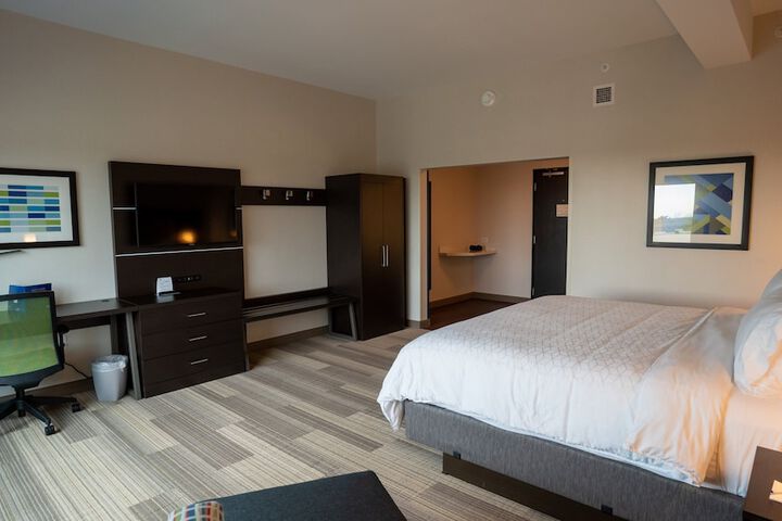 Room 20 of 48