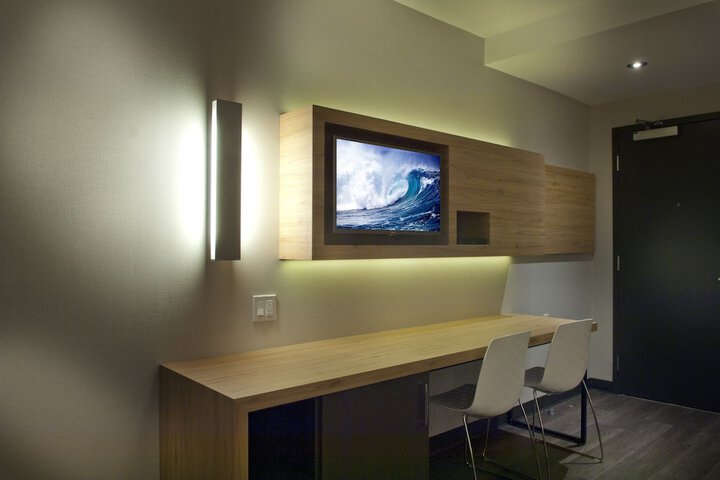 Room 10 of 20