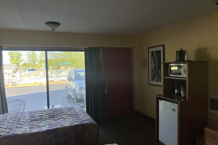 Room 260 of 443